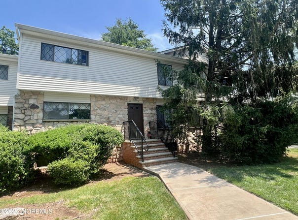899 Merritt Drive, Hillsborough, NJ 08844