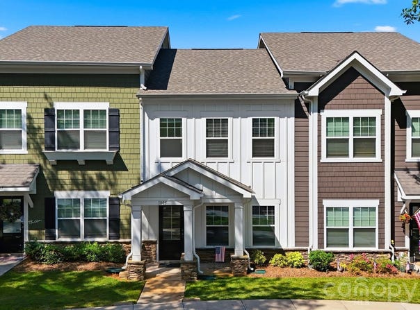 1805 Edgewater Drive NW, Conover, NC 28613