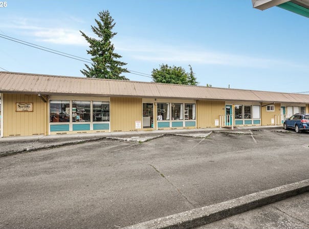 118 ENGLE AVE, Molalla, OR 97038