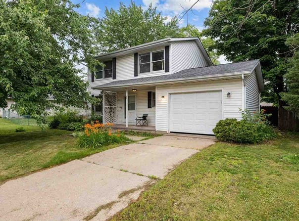 175 Prairie Ridge Ct, NorthLiberty, IA 52317