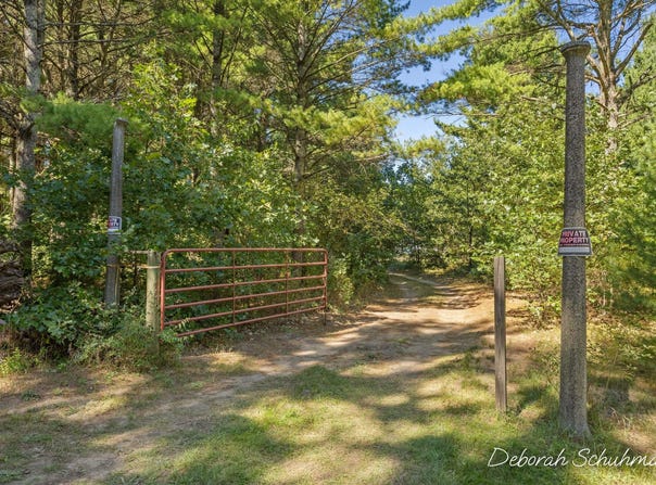 5277 E 28th Street, White Cloud, MI 49349