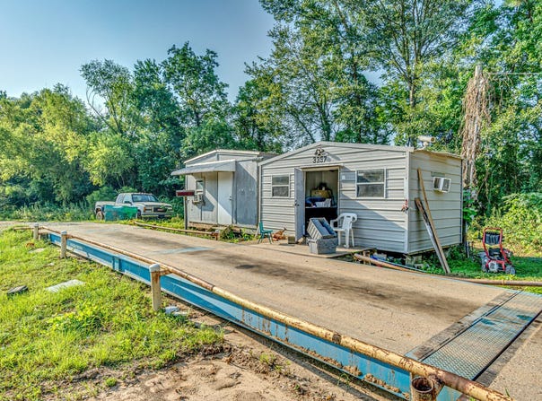 3357 Ellisville Blvd, Laurel, MS 39440