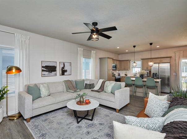 16621 Goodman Drive, Urbandale, IA 50323