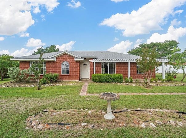 689 LCR 662, Kosse, TX 76653