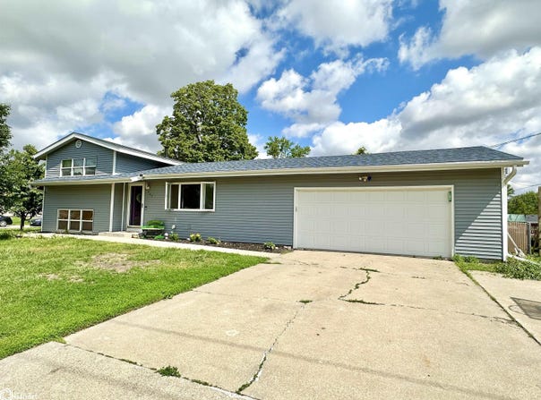 407 11Th Avenue, Grinnell, IA 50112