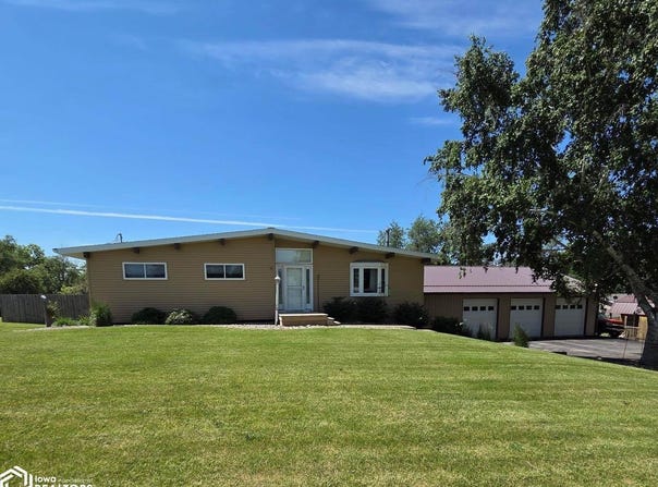 2648 260Th Street, Marshalltown, IA 50158
