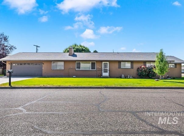 124 Sears Dr, Ontario, OR 97914