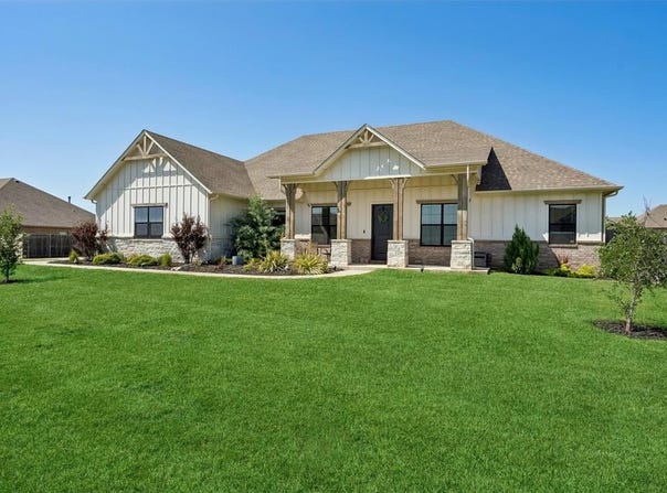 6140 Amberly Drive, Edmond, OK 73025