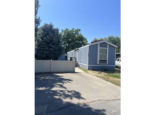 1325 N Arrow Ln, Boise, ID 83704