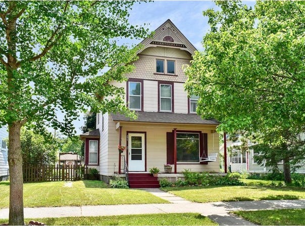 271 E Sanborn Street, Winona, MN 55987
