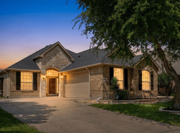 1122 Leafy Glade Road, Forney, TX 75126