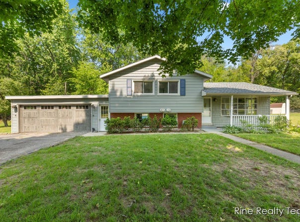 33250 Bernice Avenue, Paw Paw, MI 49079