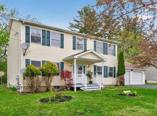 12 Pine Ave, Johnstown, NY 12095