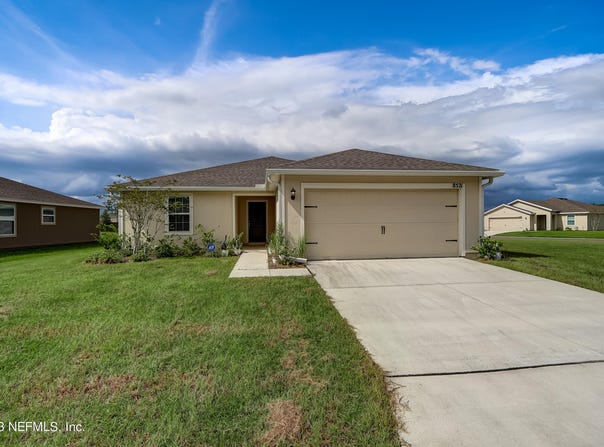 8521 LAKE GEORGE Circle W, Macclenny, FL 32063