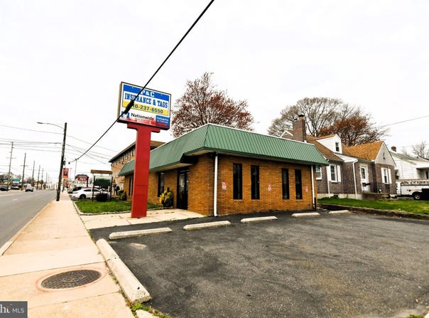 301 SPRINGFIELD AVENUE, FOLSOM, PA 19033
