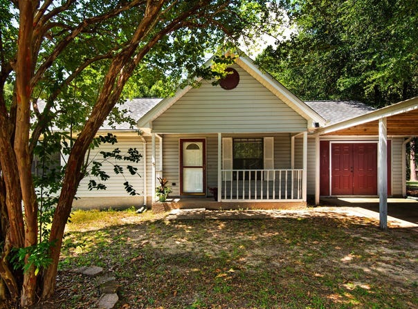 223 W Pinoak Court, Crestview, FL 32539