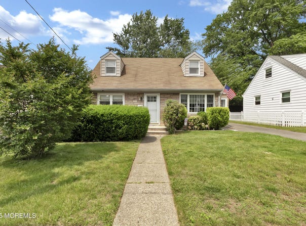 207 New York Avenue, Bergenfield, NJ 07621