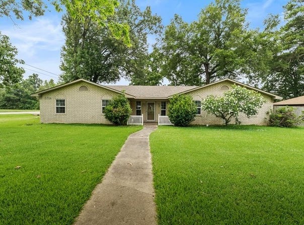5701 Forest Grove Rd, Texarkana, TX 75503