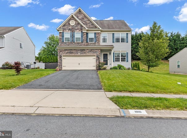 1010 NUGENT WAY, YORK, PA 17402