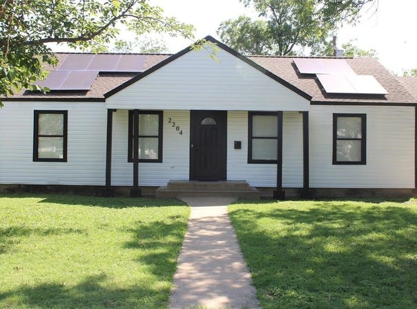 2204 DARTMORE ST, Brownwood, TX 76801