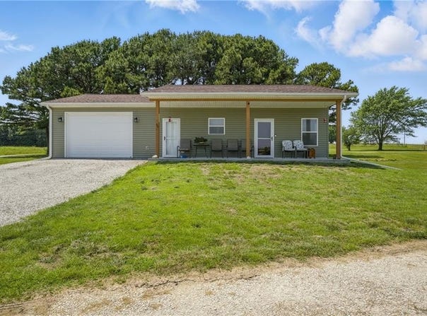 777 E Division Road, Clinton, MO 64735