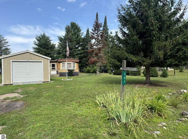 207 N Cass Street, Lake City, MI 49651