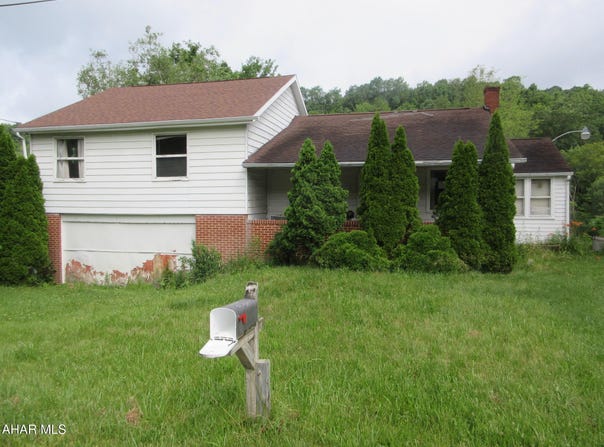 792 Executive Drive, Fallentimber, PA 16639