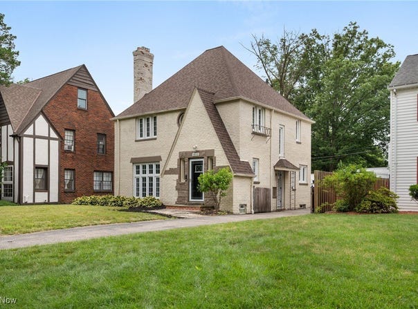 18112 Lomond Boulevard, Shaker Heights, OH 44122