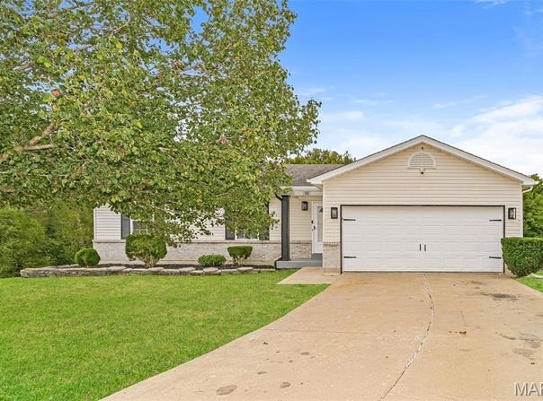 162 Trotters Creek Lane, Wright City, MO 63390