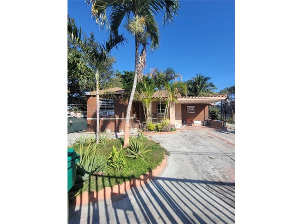 2931 NW 27th St, Miami, FL 33142