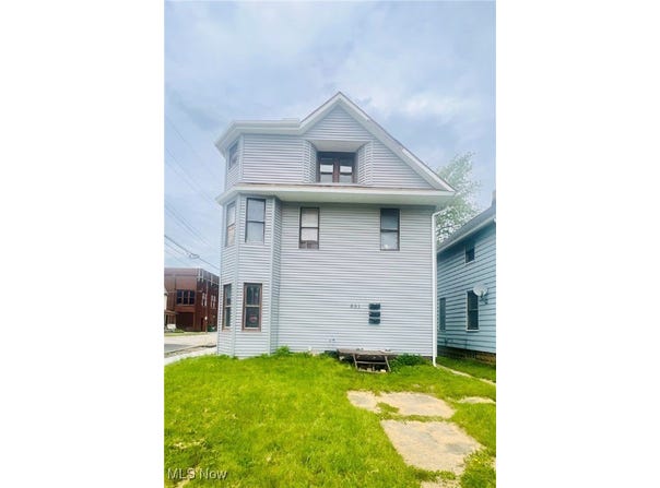 651 Wooster Road W, Barberton, OH 44203