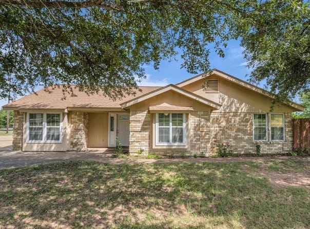 261 Rabbit Hill, Lorena, TX 76655