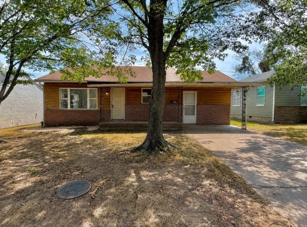 1406 W 5th Street, Joplin, MO 64801