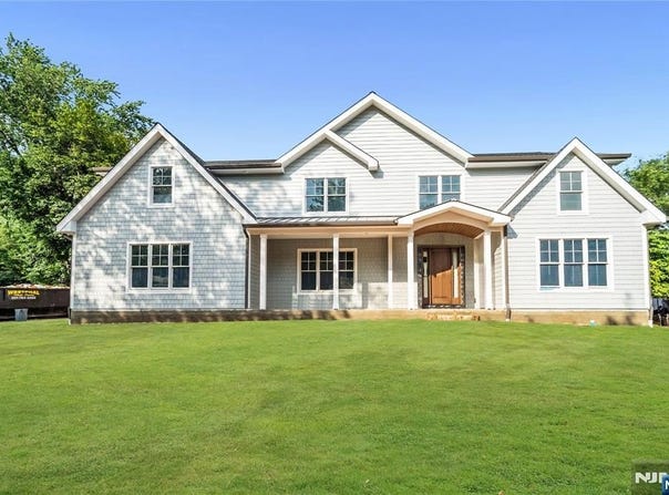 12 Rickland Road, Old Tappan, NJ 07675