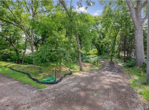 1984 Prosperity Road N, Maplewood, MN 55109