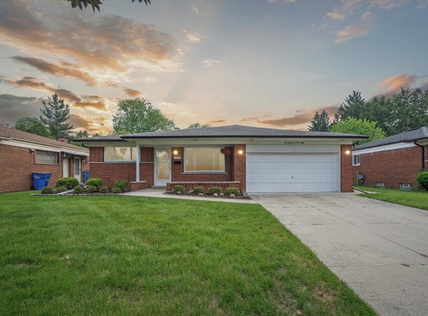 27450 El Capitan Drive, Warren, MI 48092