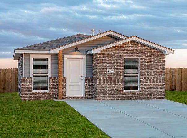 2005 Tractor Avenue, Wolfforth, TX 79382