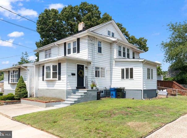 219 MONUMENT AVENUE, NATIONAL PARK, NJ 08063