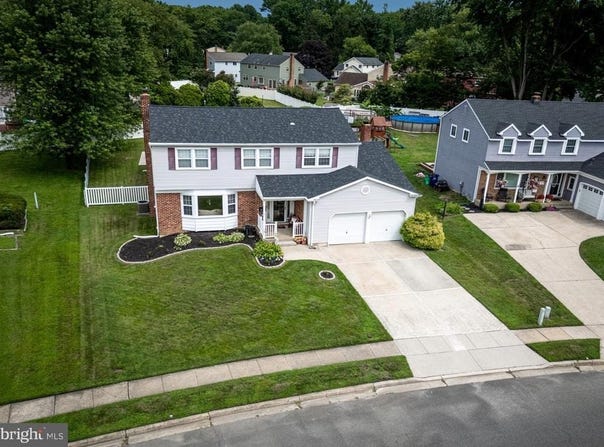 213 SAINT DAVID DRIVE, MOUNT LAUREL, NJ 08054