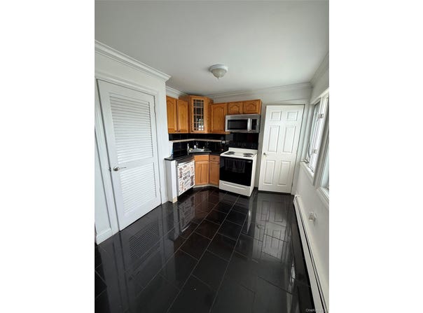 Levittown, NY 11756