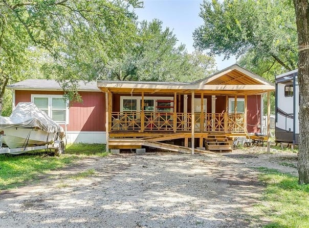 149 N Greenbriar Road, Whitney, TX 76692