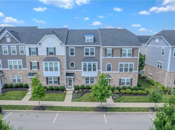 812 Theda Dori St, Cranberry Twp, PA 16066