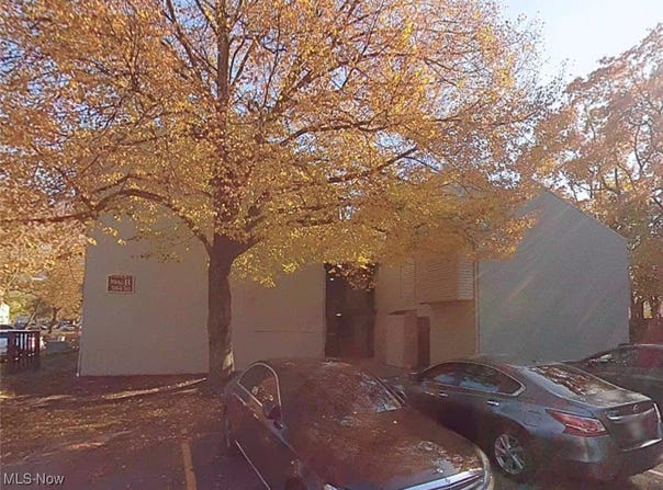 38430 North Lane unit: B111, Willoughby, OH 44094