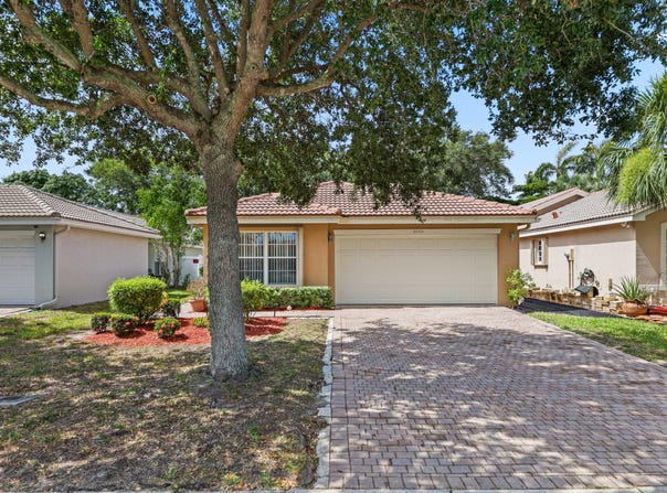 5090 Northern Lights Drive, Greenacres, FL 33463