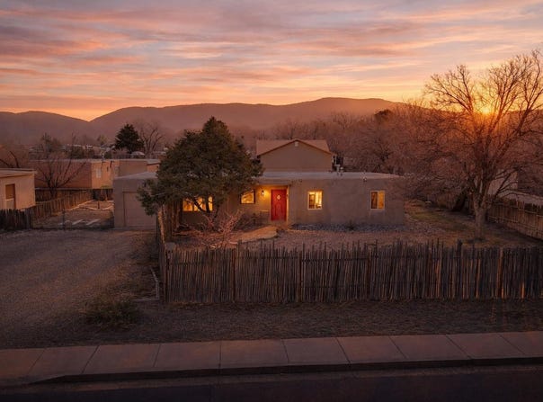 1117 Gusdorf, Taos, NM 87571