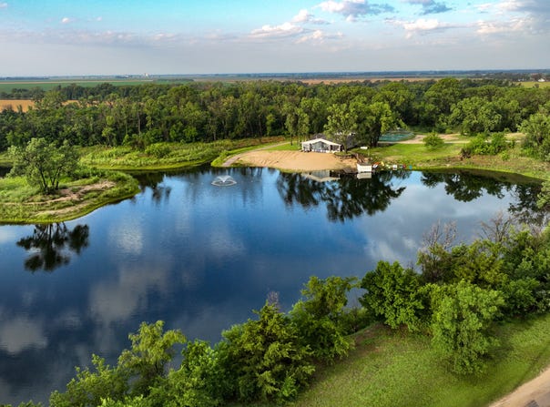 1919 Sand Hill Rd, Burrton, KS 67020