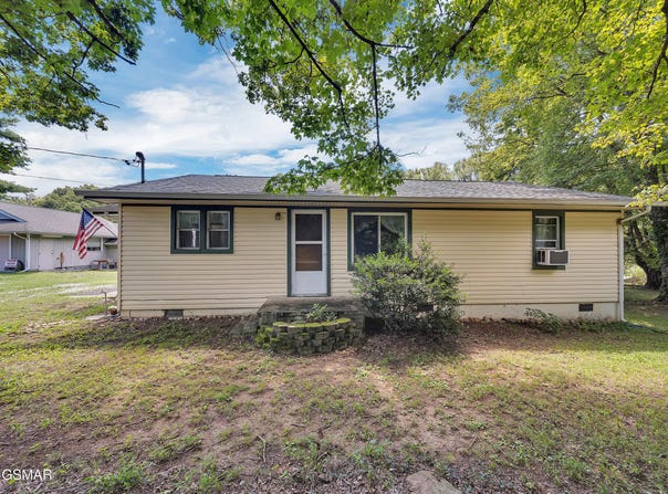9902 Old Rutledge Pike, Mascot, TN 37806