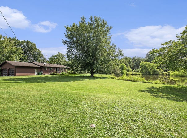 7260 W East Road, Three Oaks, MI 49128