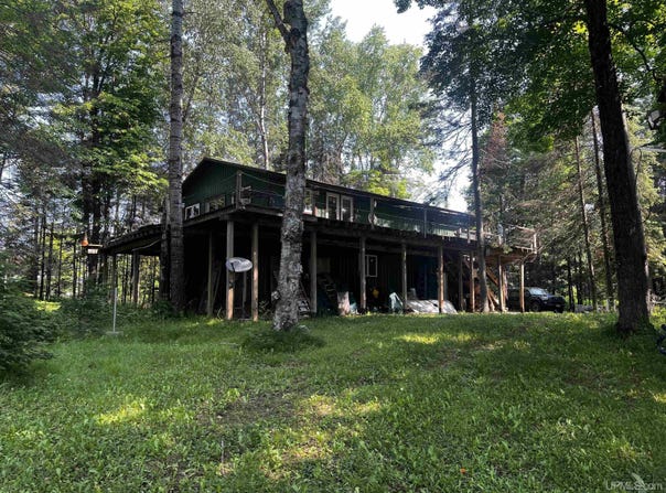 1656 Chief Lake, Republic, MI 49879