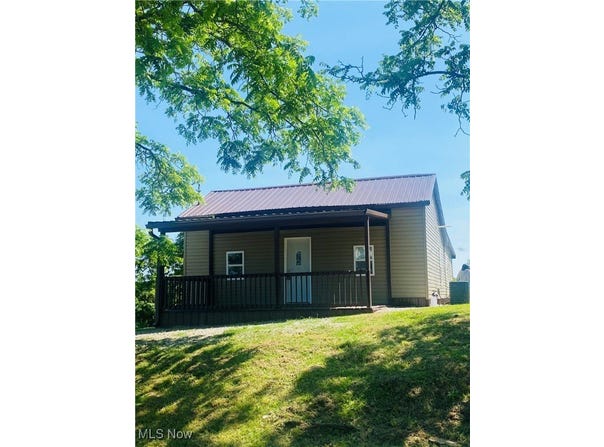 35 Hill Avenue, Parkersburg, WV 26101